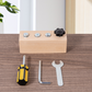 Tablero de tornillos Montessori de madera con destornillado